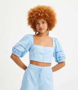 Blusa Cropped em Linho com Manga Bufante e Lastex nas Costas