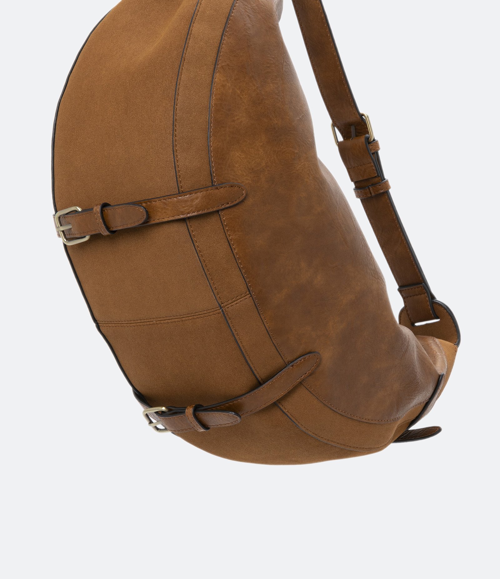 Bolsa Grande com Detalhe em Fivela na Alça e Laterais 7