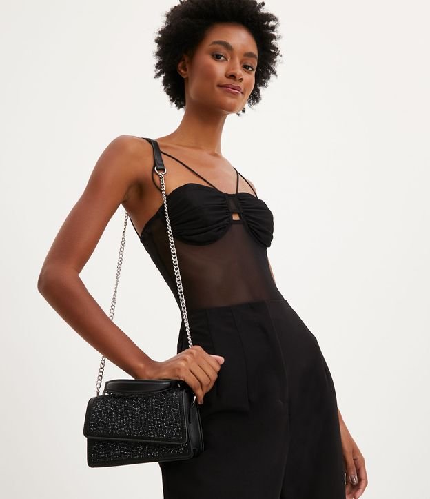 Bolsa Pequena com Fechamento por Tampa e Detalhes em Strass