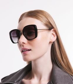 Óculos de Sol Quadrado com Armação Grossa e Hastes em Metal