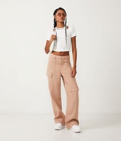 Calça Anos 90 Cintura Alta em Sarja com Bolsos Cargo