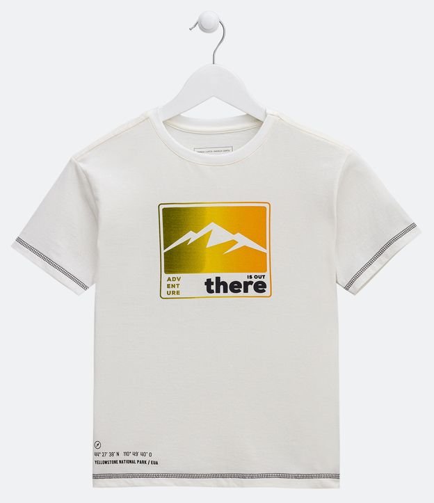 Camiseta Infantil com Estampa Localizada de Montanha e Costuras Contrastantes - Tam 5 a 14 anos