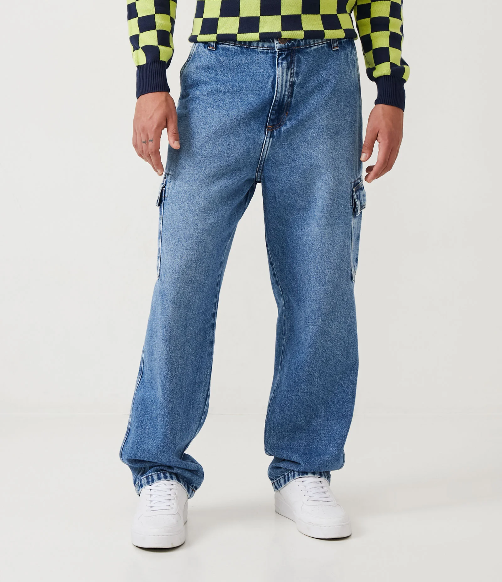 Calça Baggy Jeans com Bolsos Cargo e Efeito Marmorizado Azul 2