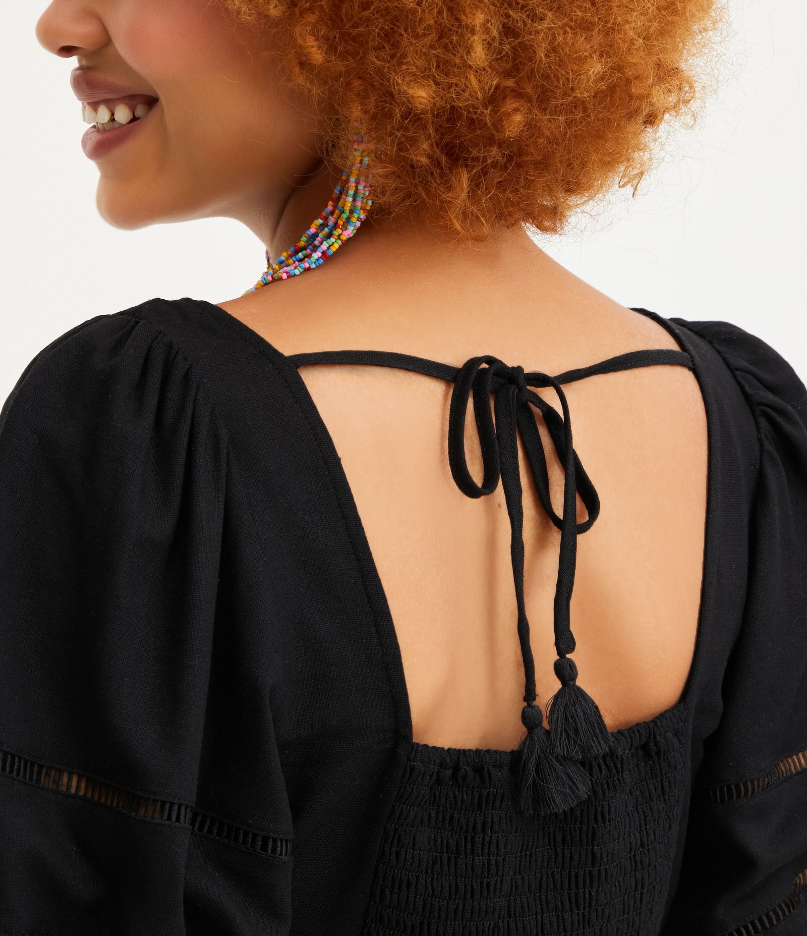 Blusa Cropped em Linho com Manga Bufante e Lastex nas Costas Preto 5