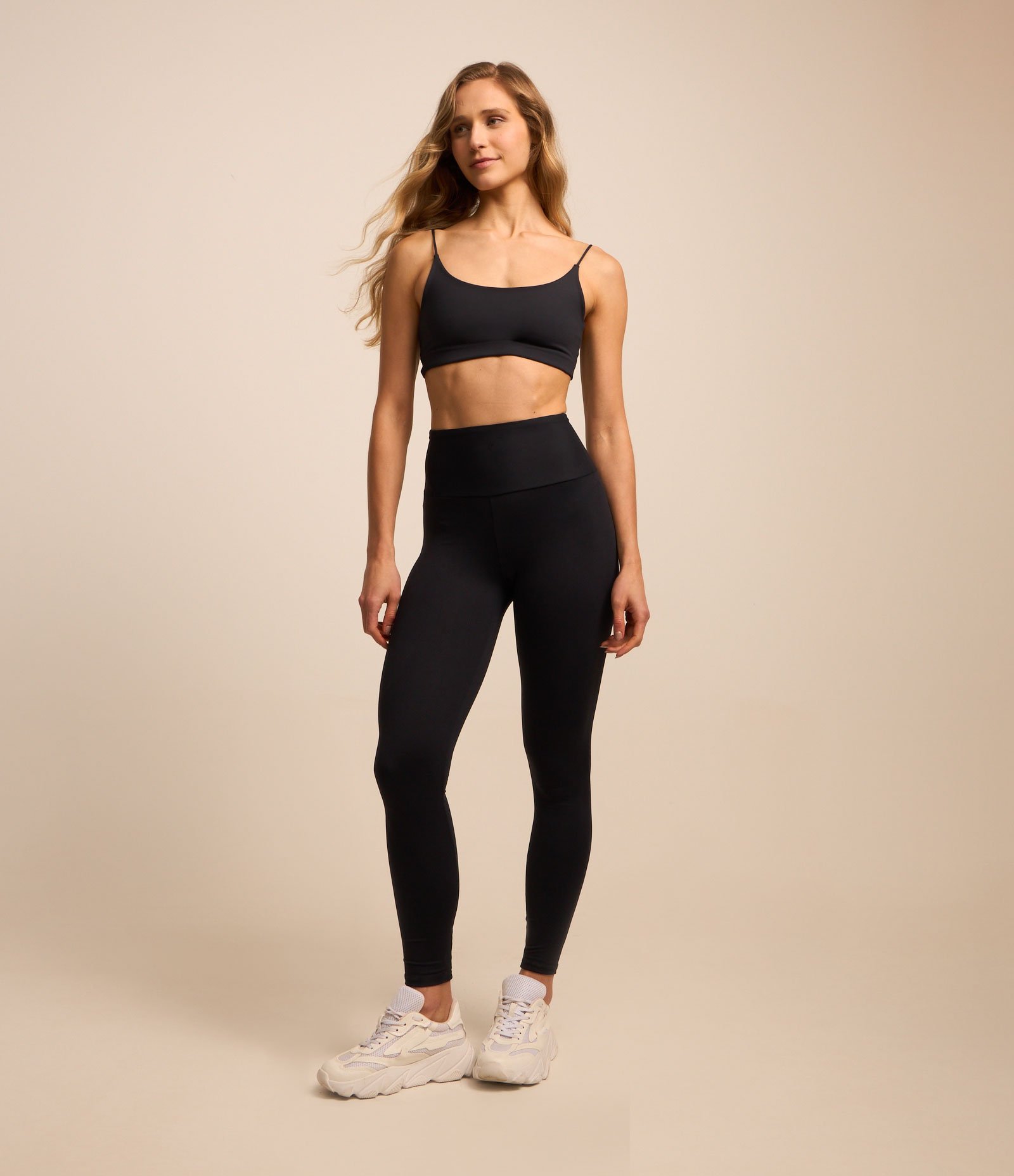 Calça Legging Esportiva em Poliamida com Cós Alto Preto 1