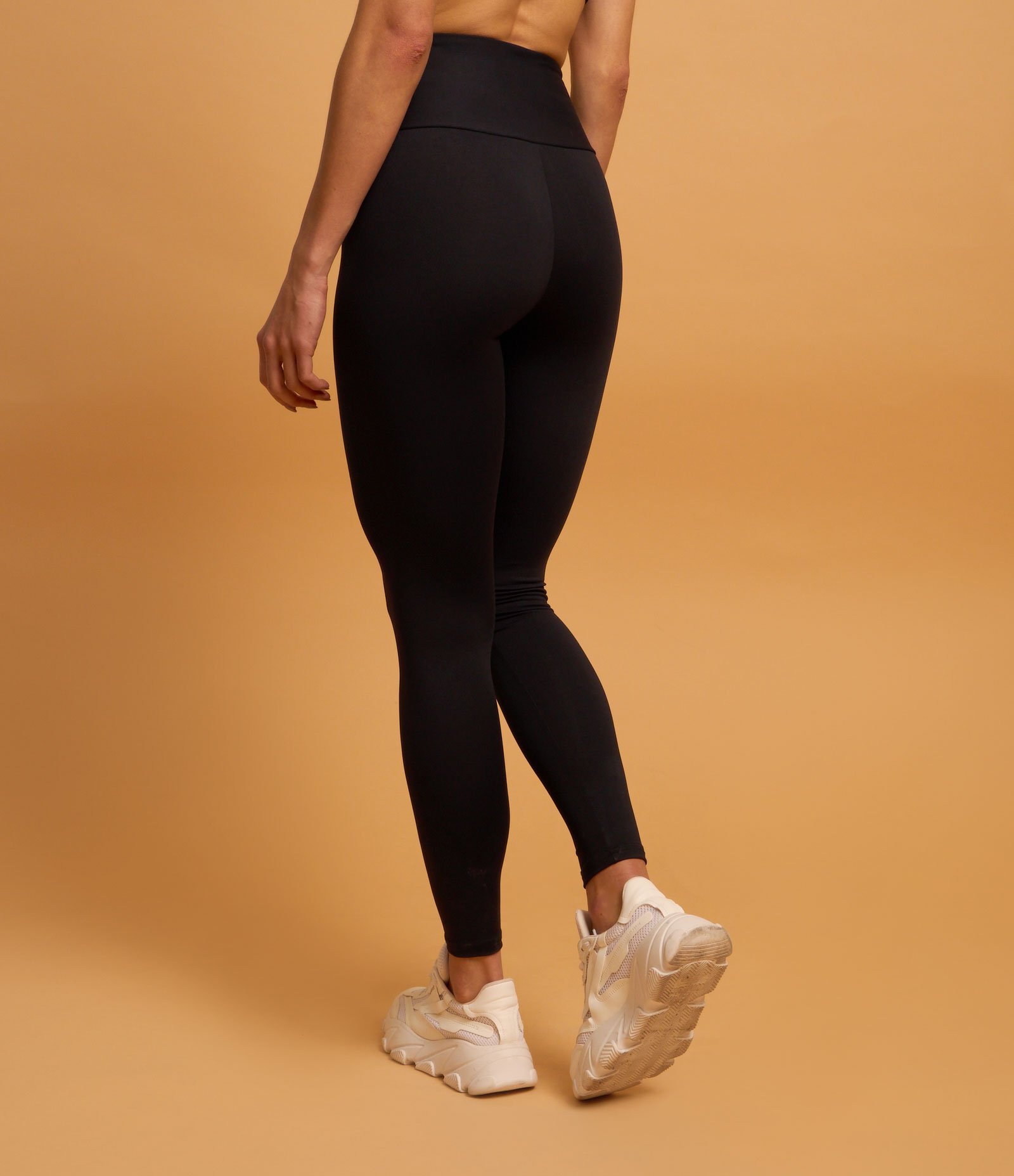 Calça Legging Esportiva em Poliamida com Cós Alto Preto 3