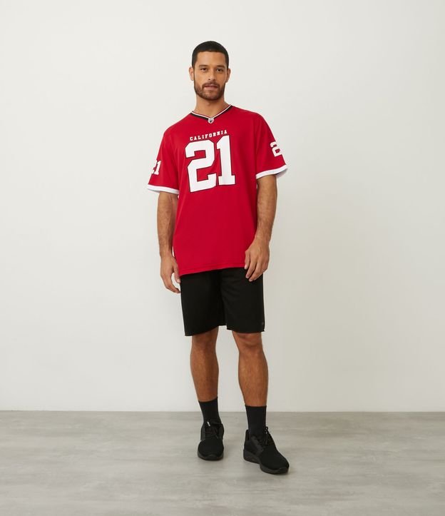 Camiseta Esportiva Dry Fit de Futebol Americano com Estampa Califórnia 21 - Cor: Vermelho - Tamanho: G