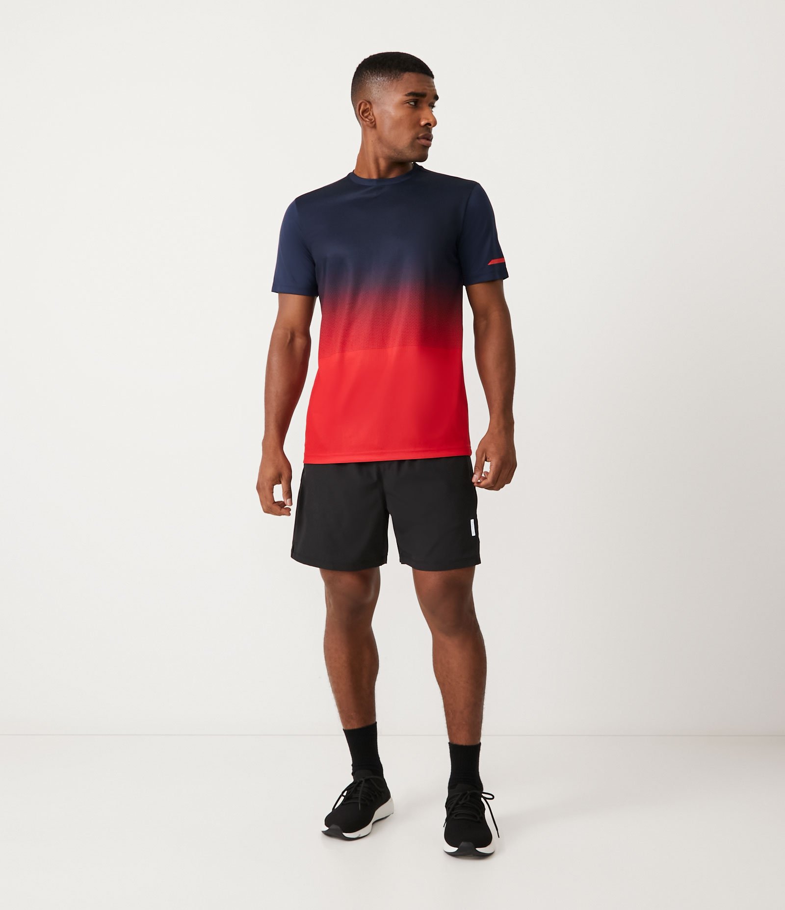 Camiseta Esportiva com Estampa Degradê e Manga Curta Vermelho Coral/ Azul 2