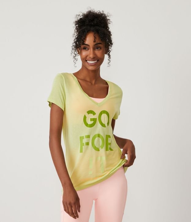 Camiseta Esportiva em Viscose com Estampa Go For - Cor: Verde - Tamanho: P