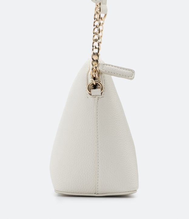 Bolso Transversal con Detalle de Cadena en la Correa Off White 3