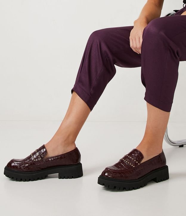 Zapato Mocasín con Suela Track y Textura Croco Marrón 5