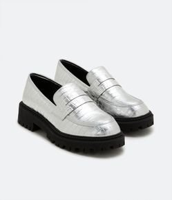 Sapato Mocassim Metalizado com Sola Tratorada