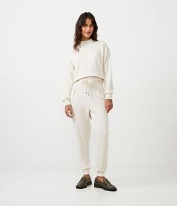 Calça Jogger em Moletom com Detalhe em Ribana e Amarração