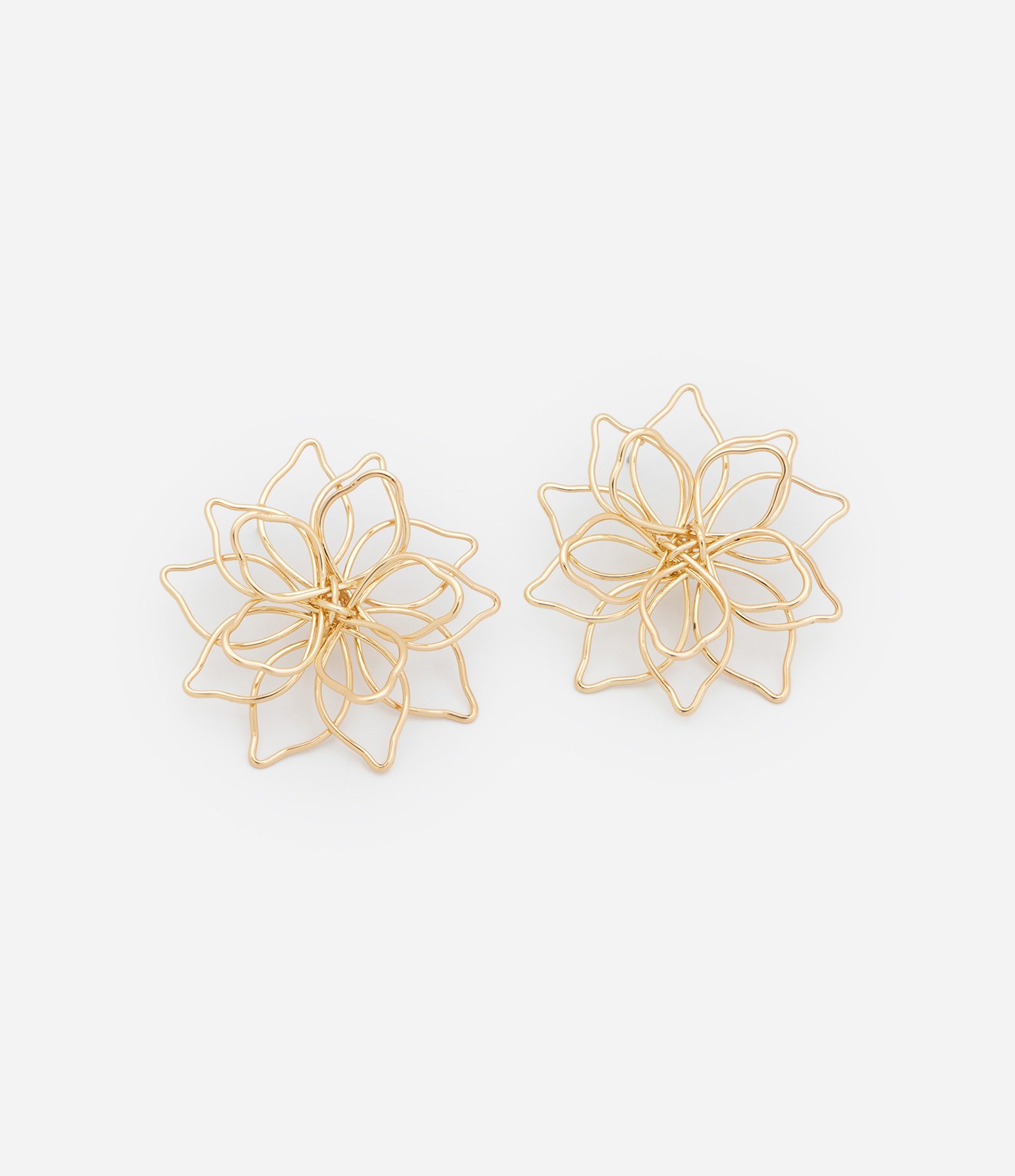 Brinco em Metal com Formato de Flor Vazada Dourado 1