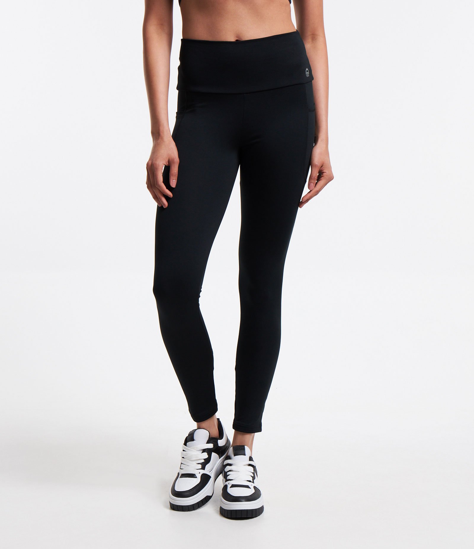 Calça Legging Esportiva Térmica com Bolsos Preto 2
