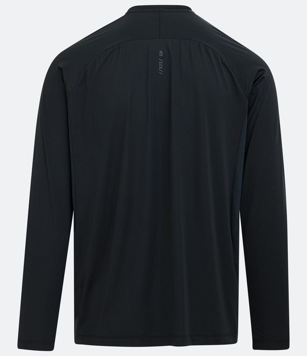 Camiseta Regular Esportiva com Cava Raglan e Recortes Preto 8