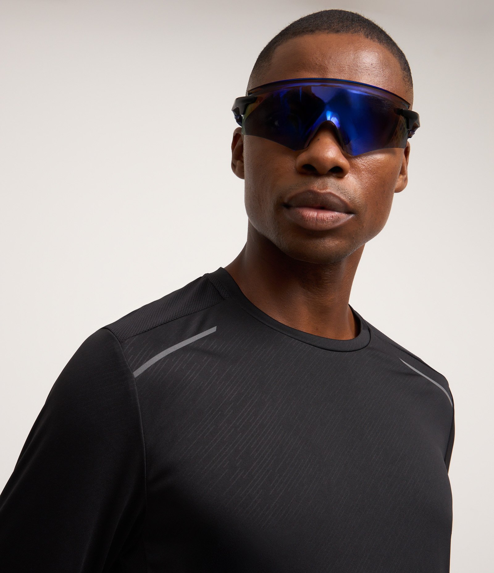 Camiseta Esportiva com Estampa Riscada com Proteção UV Preto 3