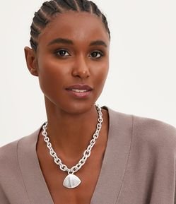 Maxi Colar em Metal com Elos Bold e Pingente