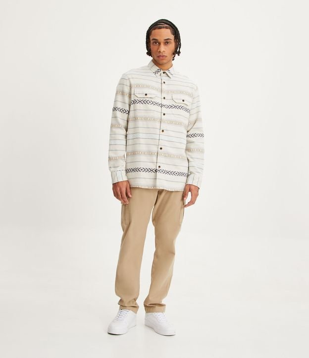 Camisa Regular en Franela con Estampa de Rayas y Bolsillos Delanteros Beige 2