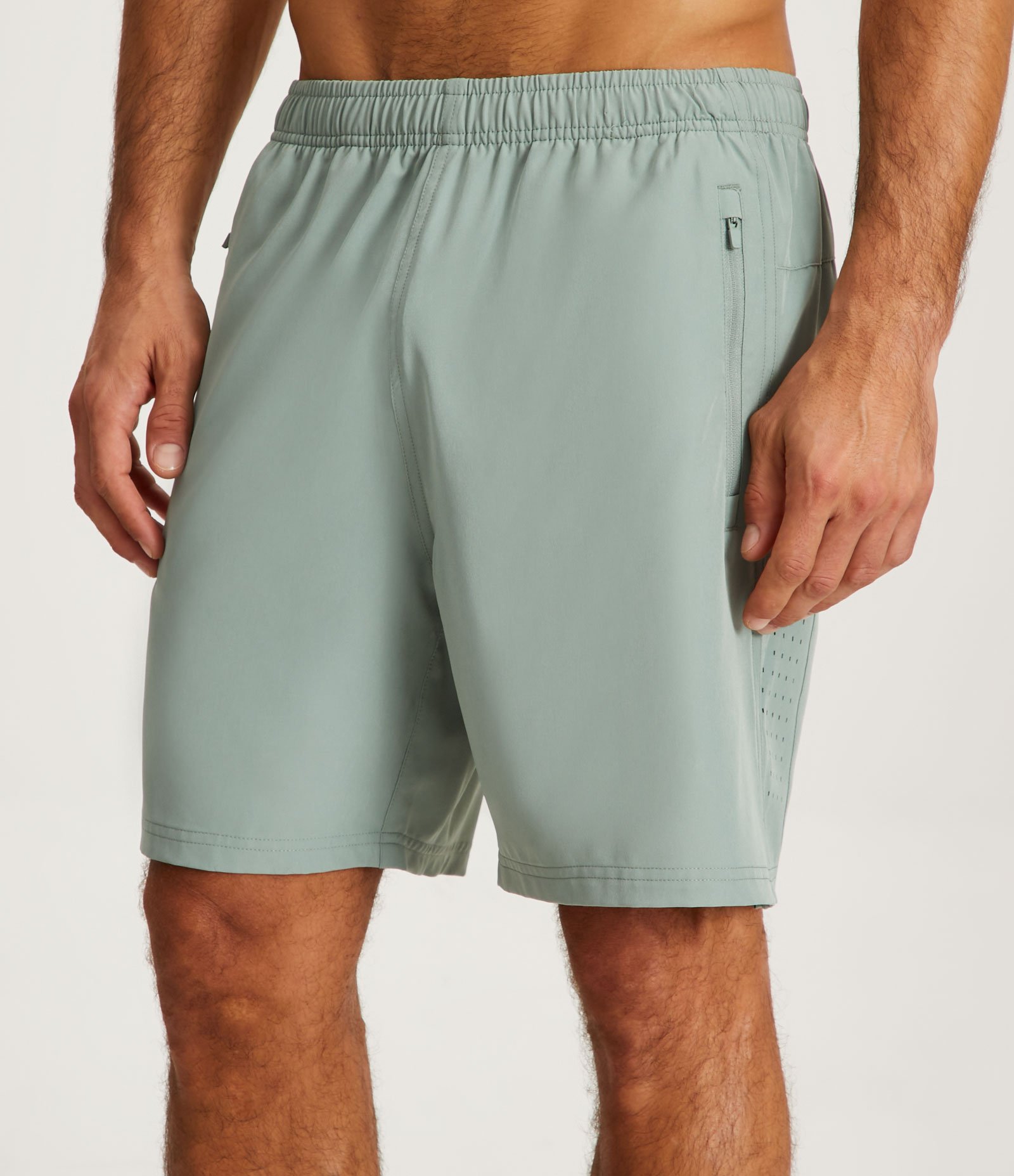 Bermuda Esportiva com Laser Cut e Bolsos com Zíper Verde Claro 2