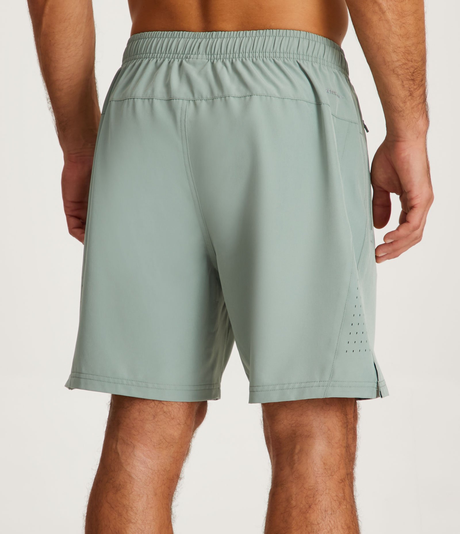 Bermuda Esportiva com Laser Cut e Bolsos com Zíper Verde Claro 3