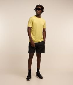 Bermuda Esportiva com Laser Cut e Bolsos com Zíper