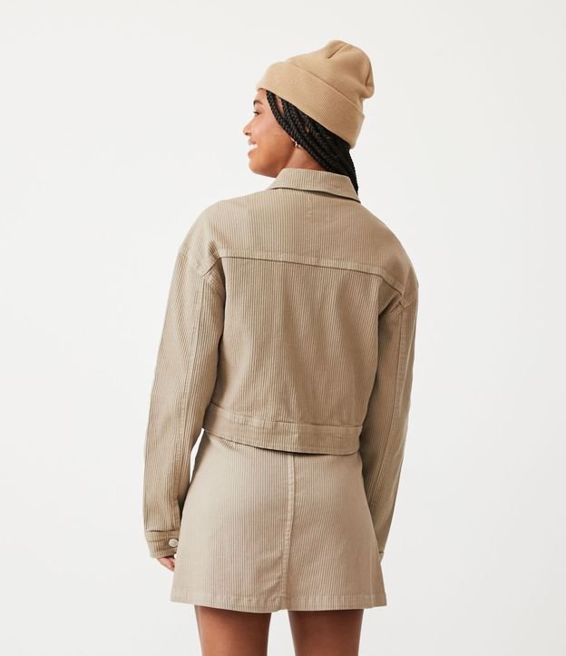 Campera en Sarga Pana con Bolsillos Grandes Marrón 3