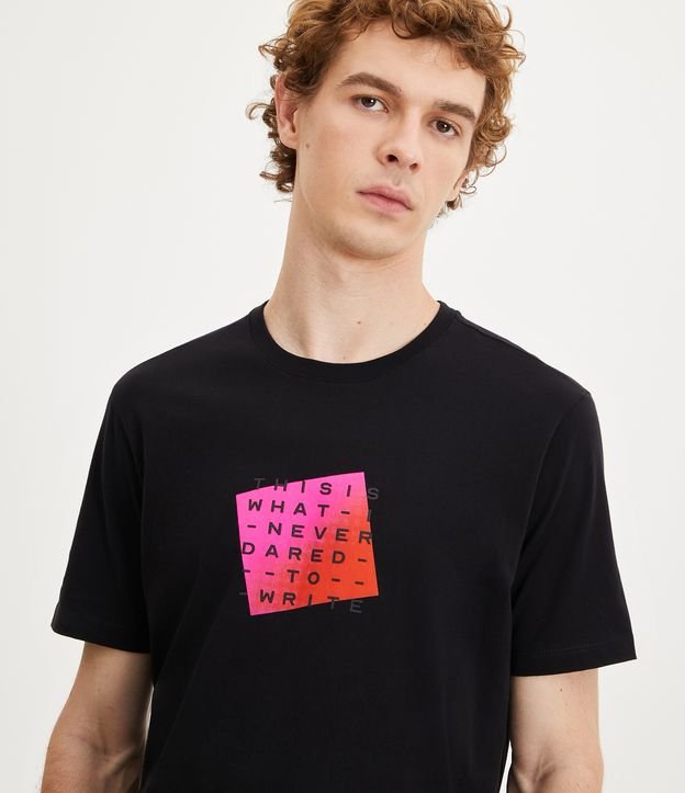 Camiseta Slim em Algodão com Estampa Geométrica e Lettering Preto 4