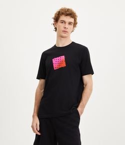 Camiseta Slim em Algodão com Estampa Geométrica e Lettering