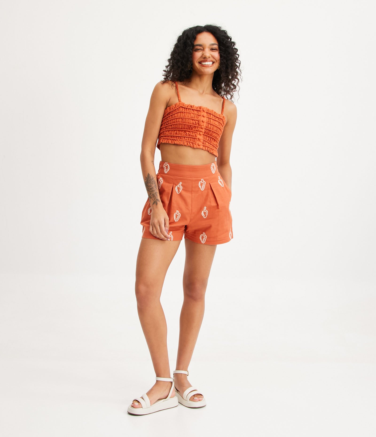 Blusa Cropped de Alça em Linho com Botões e Franzidos Laranja 2