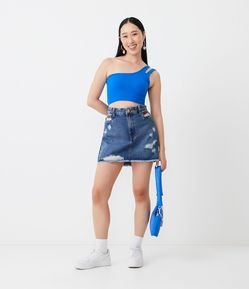 Saia Curta Cintura Alta em Jeans com Vazados nos Bolsos e Barra Desfeita