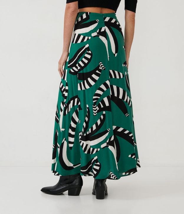 Saia New Midi em Viscose com Franzido Lateral e Estampa de Bananas Verde 3