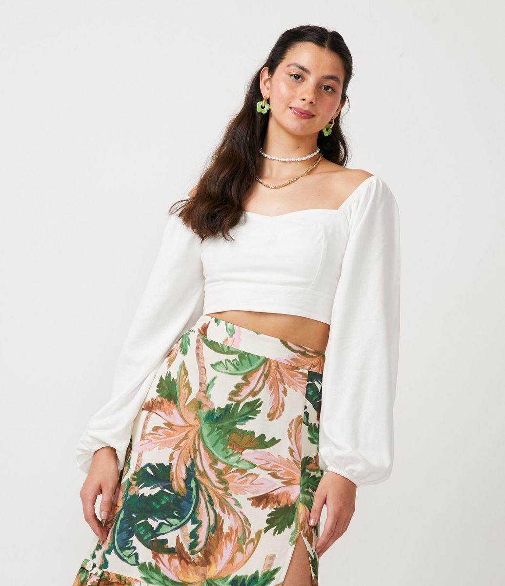 Blusa Cropped em Linho com Manga Bufante e Estampa Xadrez Bege