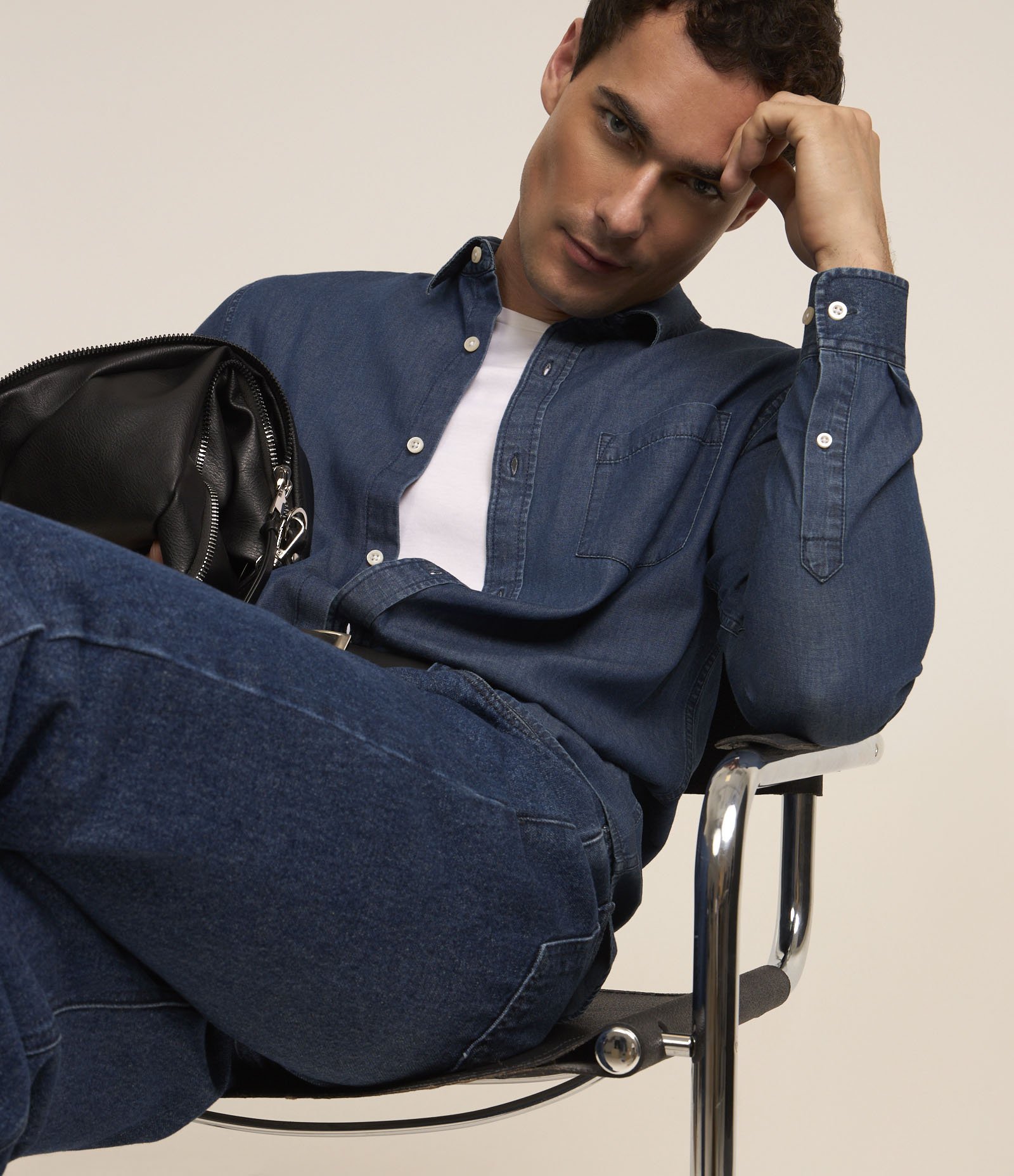 Camisa Jeans com Bolso no Peito Azul 7