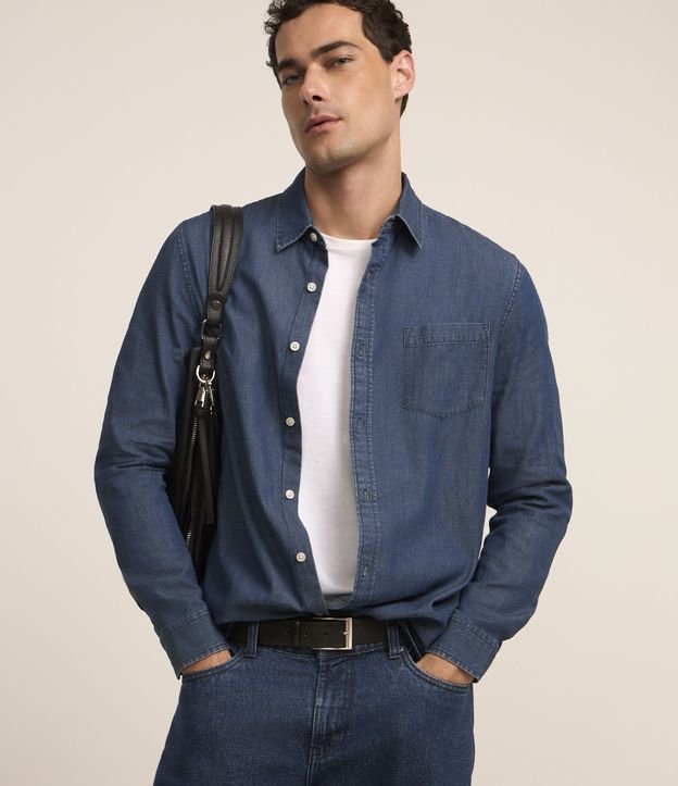 Camisa Jeans com Bolso no Peito
