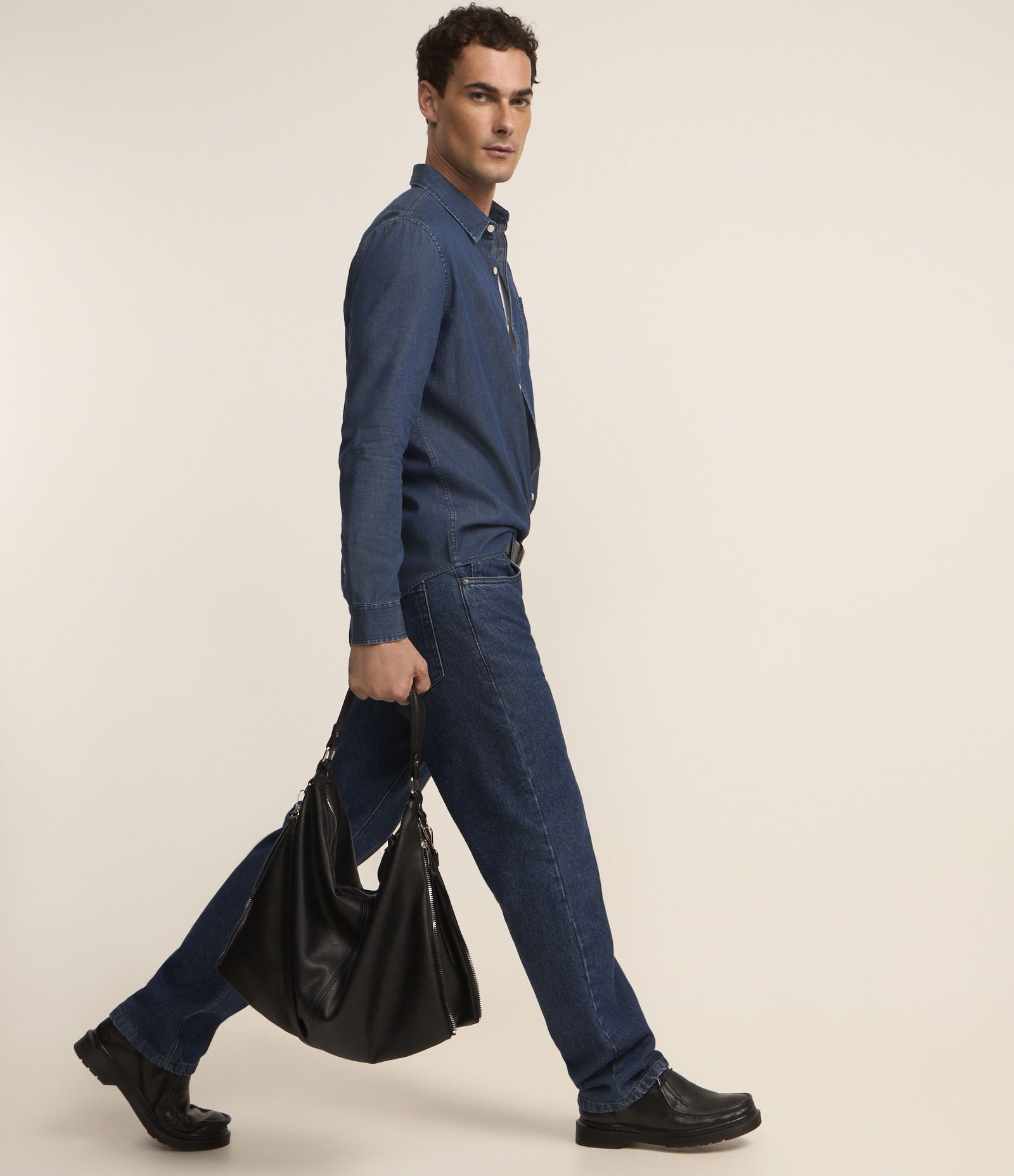 Camisa Jeans com Bolso no Peito Azul 4