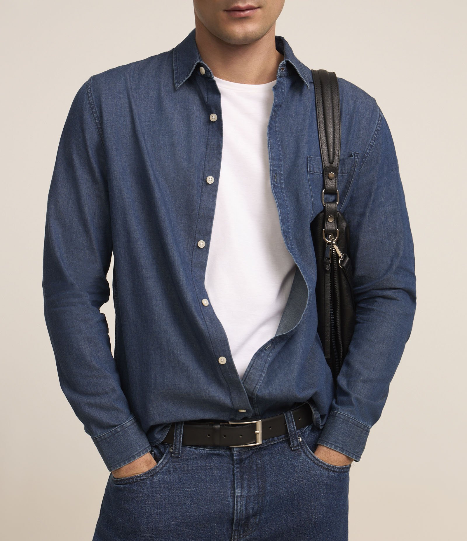 Camisa Jeans com Bolso no Peito Azul 6