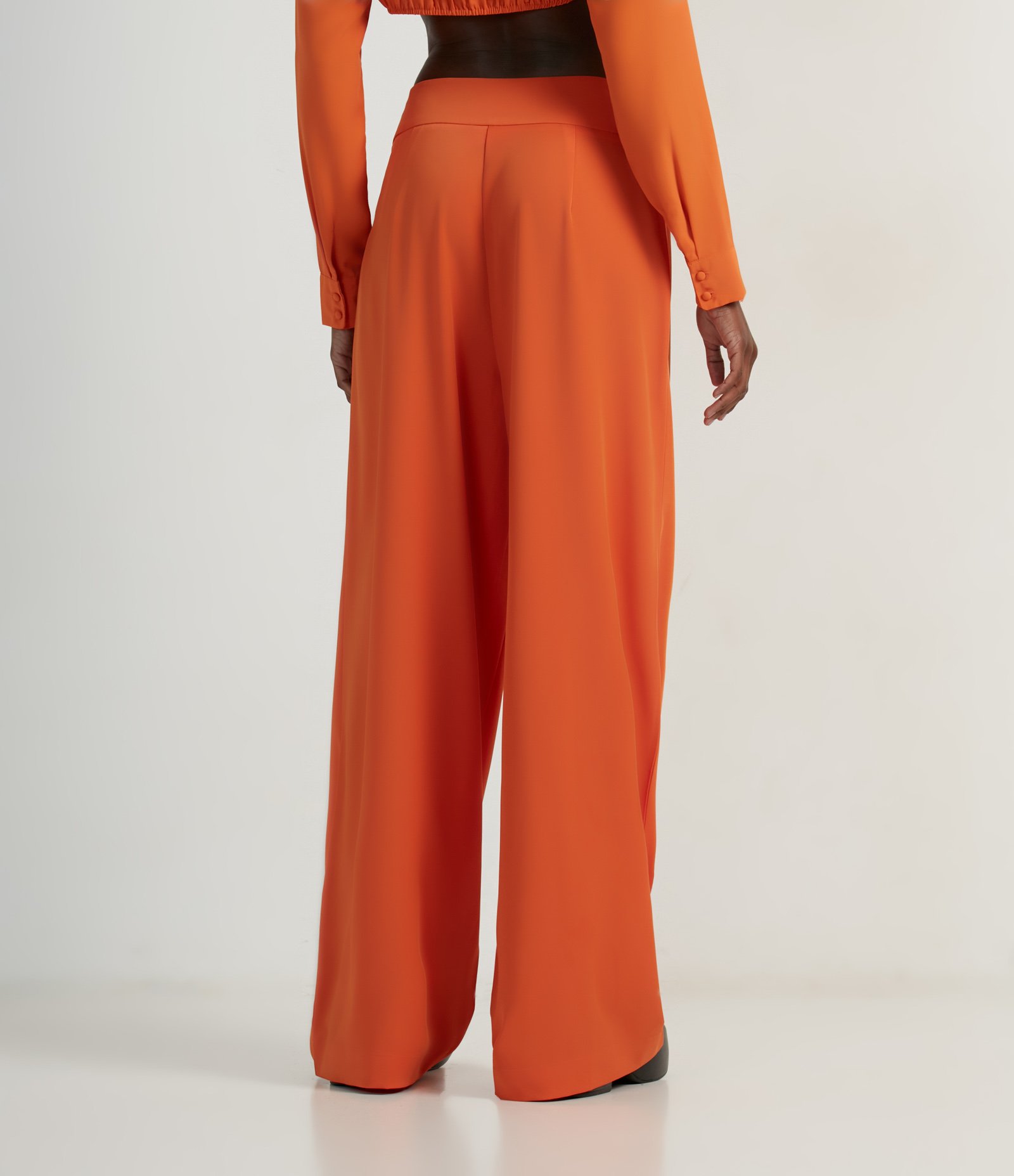 Calça Pantalona em Crepe com Friso Frontal Laranja 3