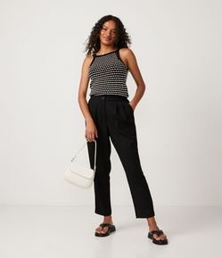 Calça Reta em Linho com Pregas e Botões Duplos