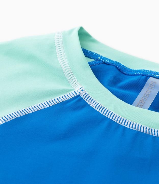Camiseta Infantil com Proteção UV e Estampa nas Costas - Tam 5 a 14 anos Azul 4
