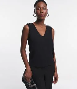 Blusa sem Manga em Crepe com Decote V e Botões no Ombro