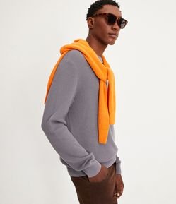 Suéter Comfort em Tricô com Textura e Gola Redonda