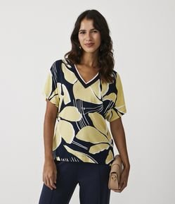 Blusa em Viscose com Estampa Floral