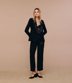 Calça Cenoura em Crepe com Cós Acetinado