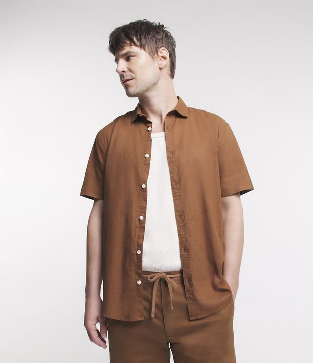 Camisa de linho masculina: para looks versáteis - Renner