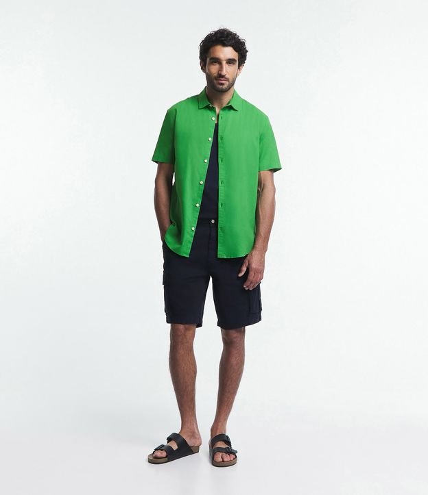 Camisa Comfort Básica em Linho com Manga Curta Verde 2
