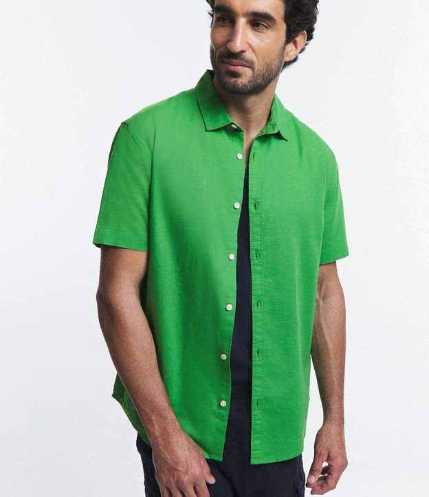 Camisa Comfort Básica em Linho com Manga Curta Verde 4