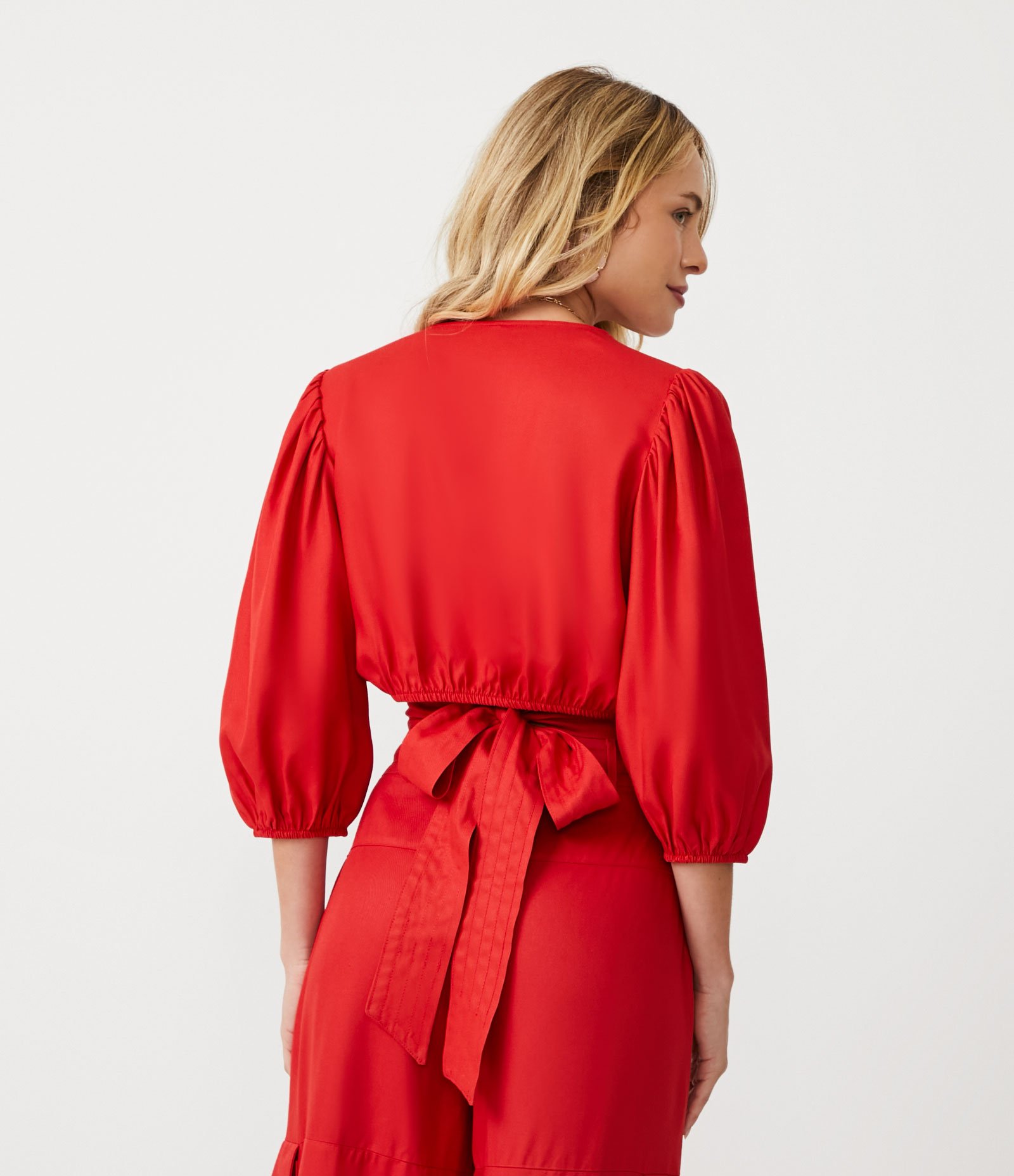 Blusa Cropped em Viscose com Amarração e Superfície Texturizada Vermelho 3