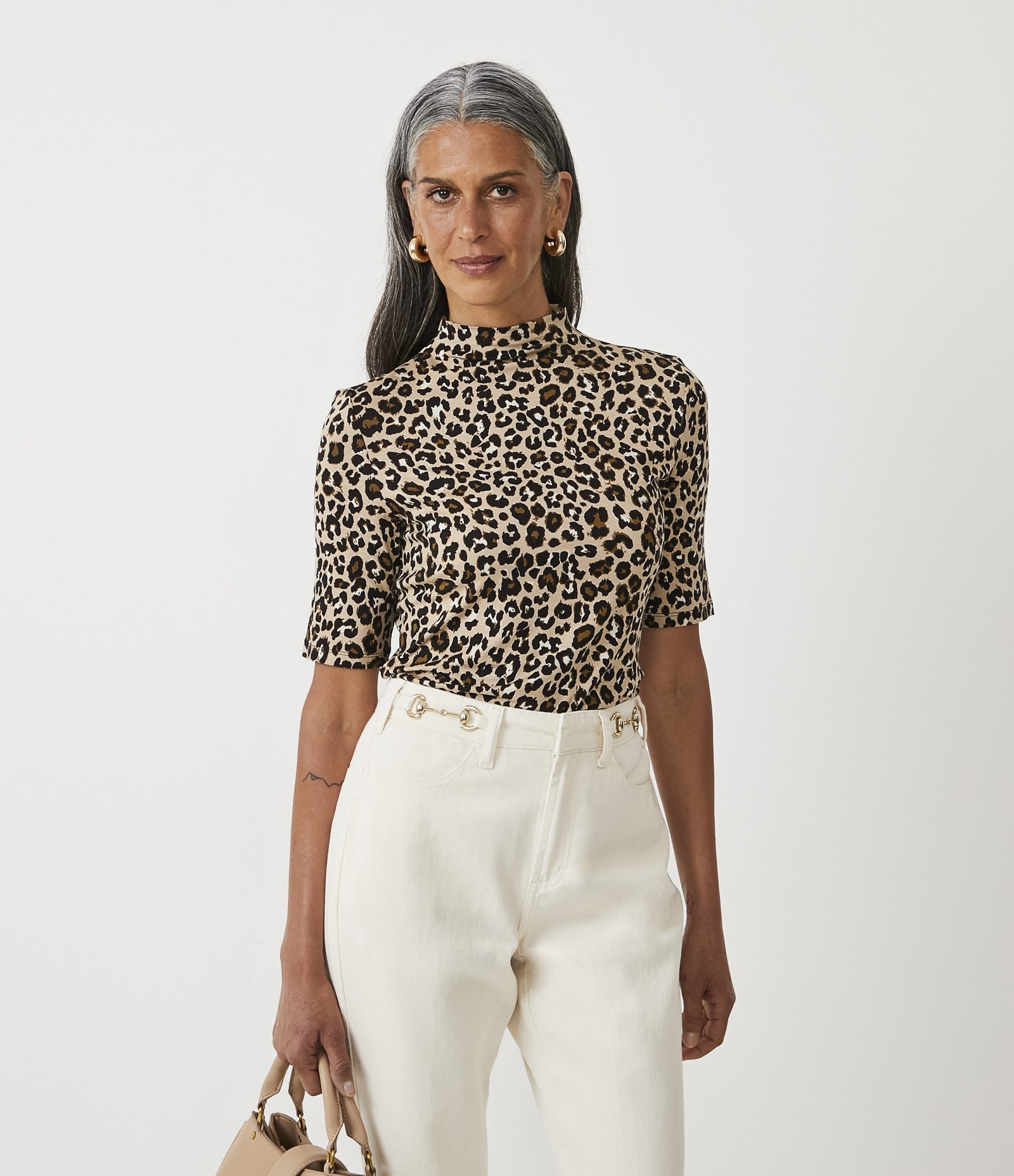 Blusa em Viscolycra com Estampa Animal Print Onça Preto/Bege 1