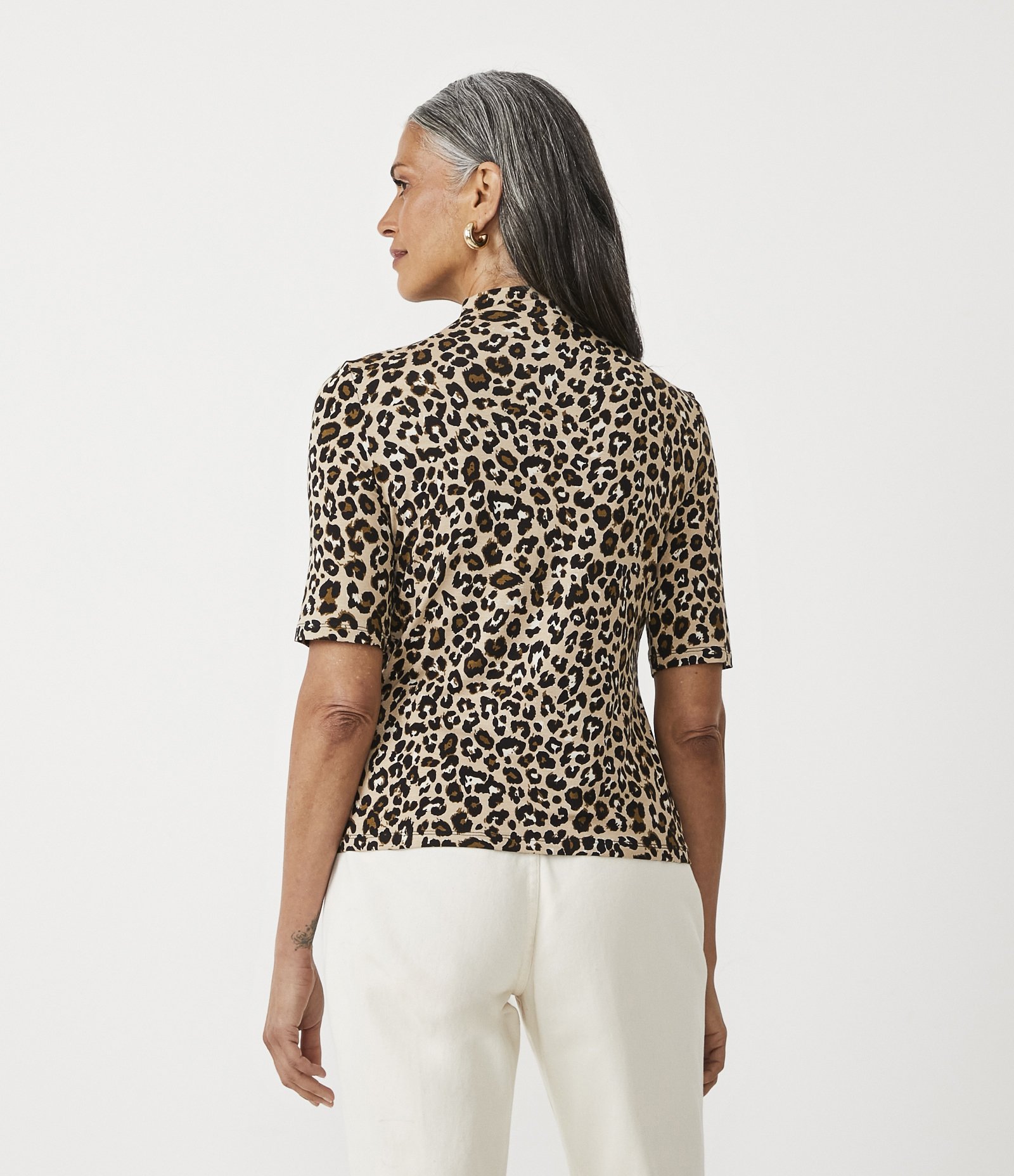 Blusa em Viscolycra com Estampa Animal Print Onça Preto/Bege 3